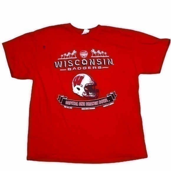 Gildan Wisconsin Badgers Shirt - Picture 1 of 8